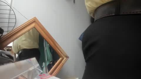 Snapshot of handncocknocum chatting on 02-08-25, 03:00 handncocknocum online show from 02-08-25, 03:00