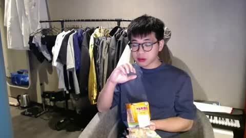 handsome_mannn online show from 02-04-26, 12:16