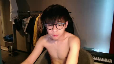 handsome_mannn online show from 04-26-26, 05:21