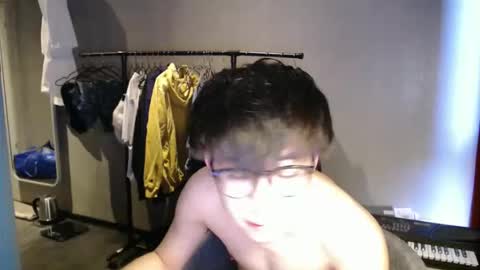 handsome_mannn online show from 04-29-26, 04:44