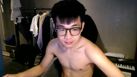 handsome_mannn online show from 07-03-26, 12:06