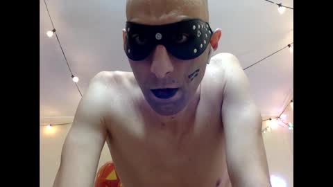 Snapshot of handsomealfie chatting on 10-29-25, 10:11 HandsomeAlfie online show from 10-29-25, 10:11