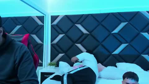 leonardfarrucknick and otis online show from 11-26-25, 01:56