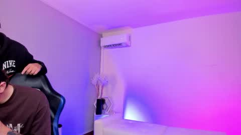 leonardfarrucknick and otis online show from 04-24-26, 02:36