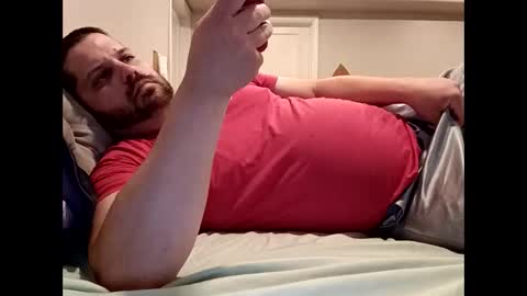 Handsomedaddy198923 online show from 06-10-26, 07:13