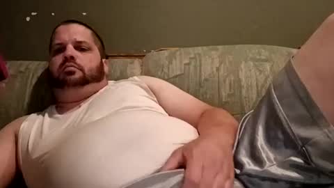 Handsomedaddy198923 online show from 06-27-26, 07:02