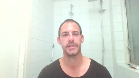 Snapshot of handsomeguy4ever chatting on 09-25-25, 08:45 handsomeguy4ever online show from 09-25-25, 08:45