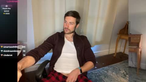 handsumhung online show from 12-17-25, 08:48