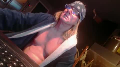 Snapshot of handyman5303 chatting on 01-05-25, 03:13 Handystudman online show from 01-05-25, 03:13