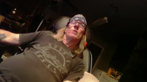 Snapshot of handyman5303 chatting on 02-17-25, 07:04 Handystudman online show from 02-17-25, 07:04