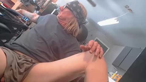 handystud33 online show from 04-25-26, 04:59