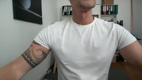 Snapshot of hankmoody6 chatting on 03-19-26, 01:04 hanky online show from 03-19-26, 01:04