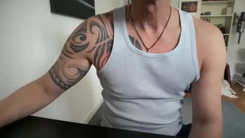 Snapshot of hankmoody6 chatting on 04-11-26, 10:19 hanky online show from 04-11-26, 10:19