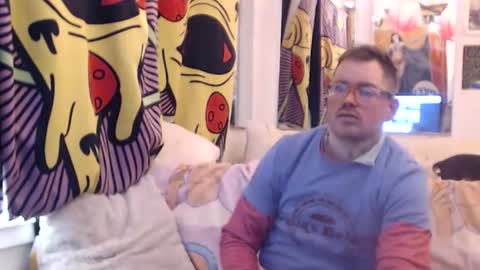 hank rams online show from 12-18-25, 03:56