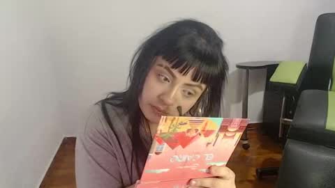 Snapshot of hanna99moon chatting on 01-15-25, 06:33 JUANA online show from 01-15-25, 06:33