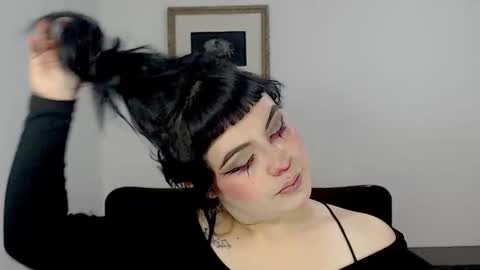 Snapshot of hanna99moon chatting on 09-17-25, 04:41 JUANA online show from 09-17-25, 04:41