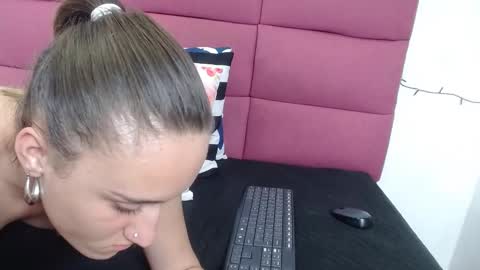 Snapshot of hanna__palmer1 chatting on 01-13-25, 06:38 Hanna Palmer online show from 01-13-25, 06:38