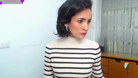 Snapshot of hanna_chloe chatting on 10-29-25, 07:59 Sara online show from 10-29-25, 07:59