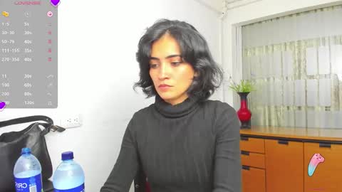 Snapshot of hanna_chloe chatting on 11-24-25, 06:07 Sara online show from 11-24-25, 06:07