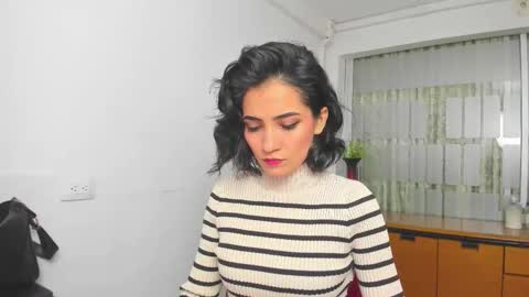 Snapshot of hanna_chloe chatting on 11-26-25, 07:15 Sara online show from 11-26-25, 07:15