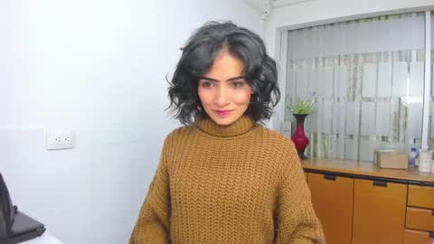 Snapshot of hanna_chloe chatting on 12-01-25, 07:30 Sara online show from 12-01-25, 07:30