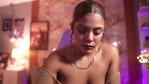 HANNA  online show from 11-24-25, 11:04