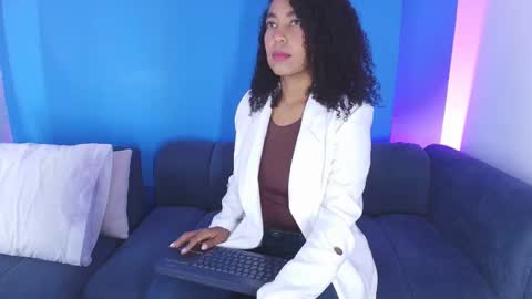 Snapshot of hanna_cupper chatting on 10-29-25, 10:50 Hanna online show from 10-29-25, 10:50