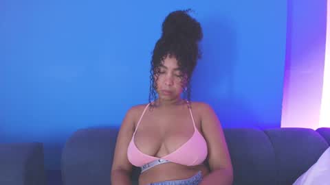 Snapshot of hanna_cupper chatting on 10-31-25, 11:00 Hanna online show from 10-31-25, 11:00