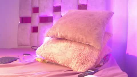 H A N A FOXX online show from 04-24-26, 02:58