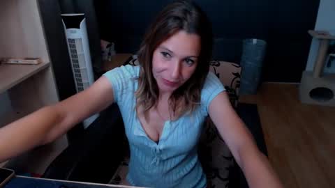 hanna_ha online show from 06-15-26, 06:54
