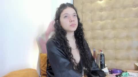 Snapshot of hanna_jadidi chatting on 01-25-25, 07:49 Hanna online show from 01-25-25, 07:49