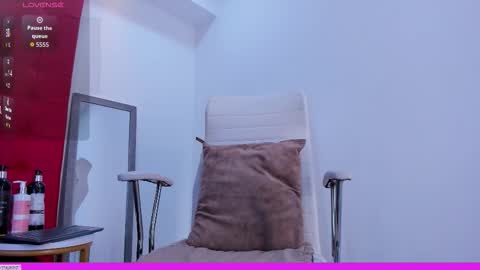 Snapshot of hanna_jadidi chatting on 12-15-25, 09:41 Hanna online show from 12-15-25, 09:41