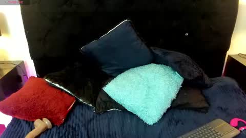 Snapshot of hanna_vell11 chatting on 06-24-26, 01:15 hanna_vell11 online show from 06-24-26, 01:15