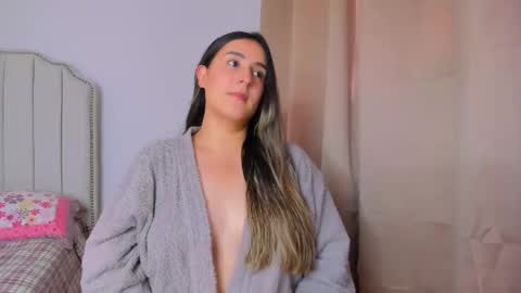 Snapshot of hannaa86 chatting on 11-27-25, 08:44 Hanna online show from 11-27-25, 08:44