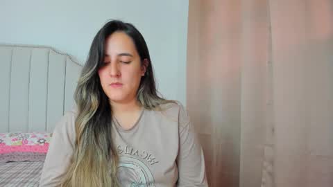 Snapshot of hannaa86 chatting on 01-08-26, 03:58 Hanna online show from 01-08-26, 03:58