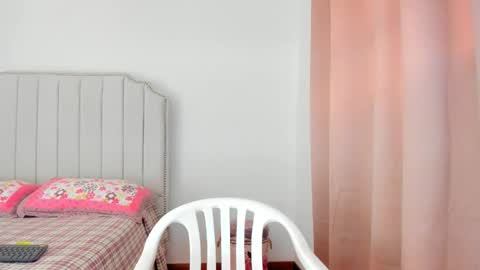 Snapshot of hannaa86 chatting on 01-12-26, 05:18 Hanna online show from 01-12-26, 05:18