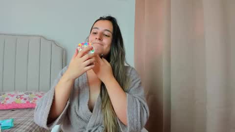 Snapshot of hannaa86 chatting on 01-15-26, 04:22 Hanna online show from 01-15-26, 04:22