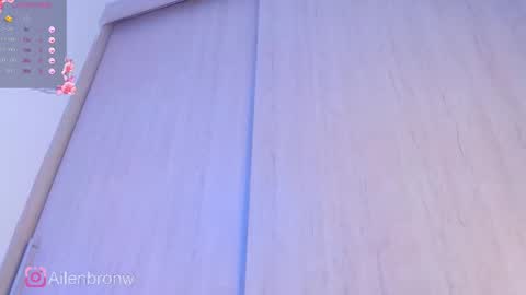 Snapshot of hannabronw chatting on 01-17-25, 01:36 Eliana online show from 01-17-25, 01:36