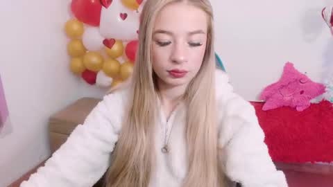 Hannah 027 online show from 09-15-25, 12:27