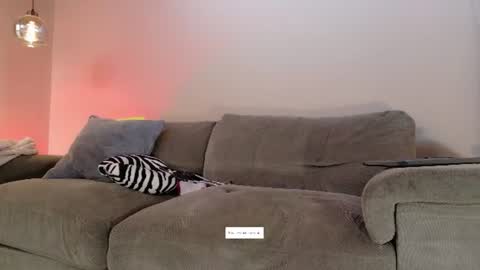 Hannah  online show from 07-24-26, 12:30