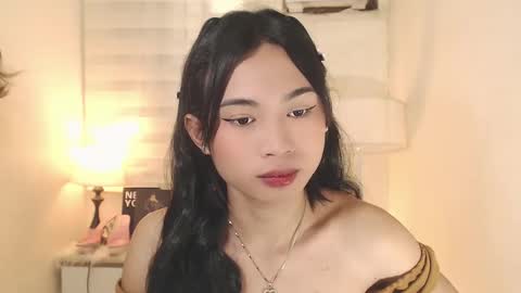 Snapshot of hannah_davis69 chatting on 01-24-25, 05:42 Alex online show from 01-24-25, 05:42