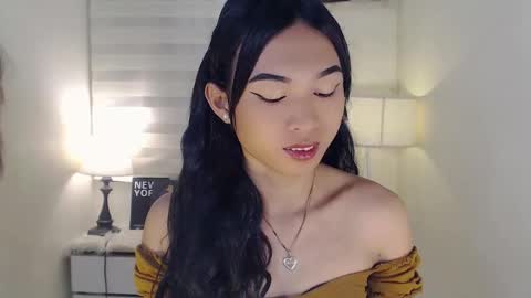 Snapshot of hannah_davis69 chatting on 01-30-25, 05:19 Alex online show from 01-30-25, 05:19