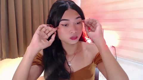 Snapshot of hannah_davis69 chatting on 02-03-25, 05:18 Alex online show from 02-03-25, 05:18