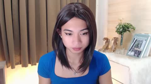 Snapshot of hannah_davis69 chatting on 02-28-25, 04:54 Alex online show from 02-28-25, 04:54