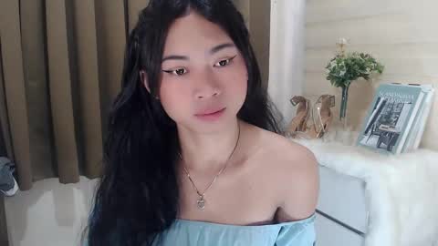 Snapshot of hannah_davis69 chatting on 03-04-25, 01:12 Alex online show from 03-04-25, 01:12