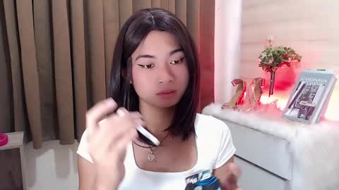 Snapshot of hannah_davis69 chatting on 03-09-25, 01:25 Alex online show from 03-09-25, 01:25