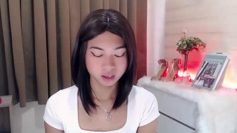 Snapshot of hannah_davis69 chatting on 03-10-25, 12:29 Alex online show from 03-10-25, 12:29