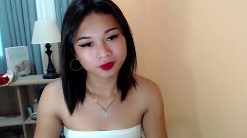 Snapshot of hannah_davis69 chatting on 09-09-25, 01:38 Alex online show from 09-09-25, 01:38