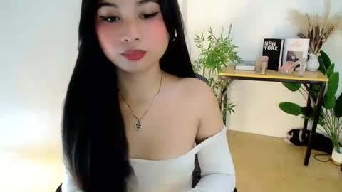 Snapshot of hannah_davis69 chatting on 07-12-26, 02:46 Alex online show from 07-12-26, 02:46