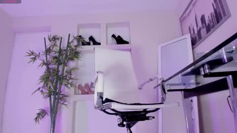 HANNAH HOWELL online show from 02-12-26, 09:37